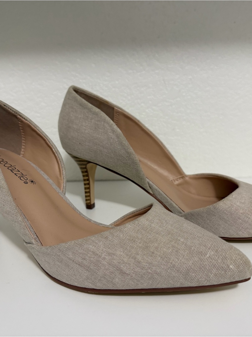 Shoedazzle Beige Linen Pumps Size 6.5